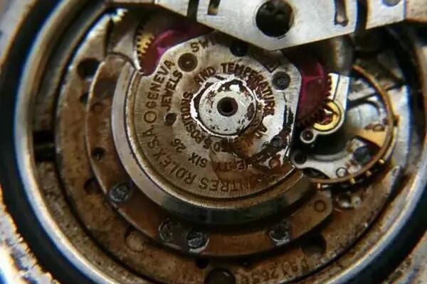 手表维修时,可以留在手表维修店吗?