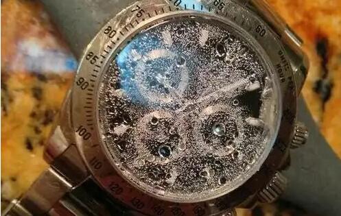 手表进水了怎么办呢?如何保养手表?